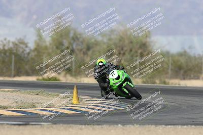 media/Nov-16-2025-Race Pace (Sun) [[8c5fa54630]]/Verified Riders/2-Turn 7 (945am)/